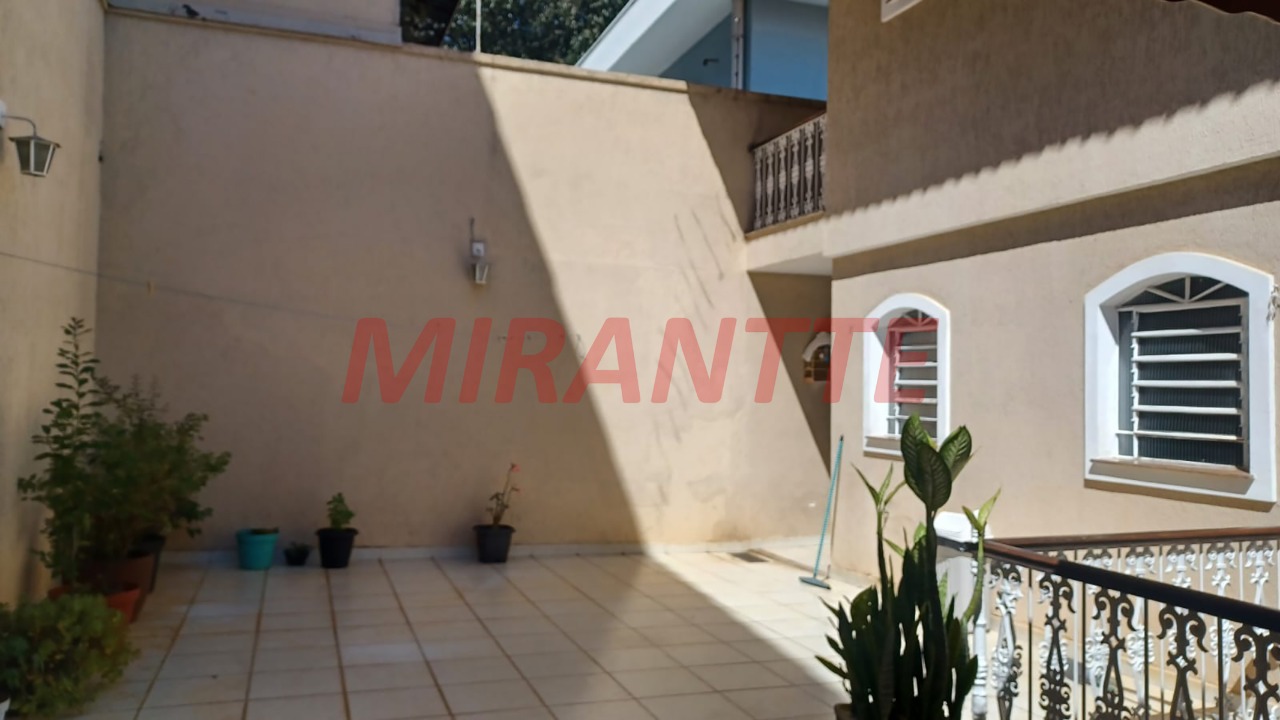 Sobrado de 250m² com 3 quartos em Tremembe