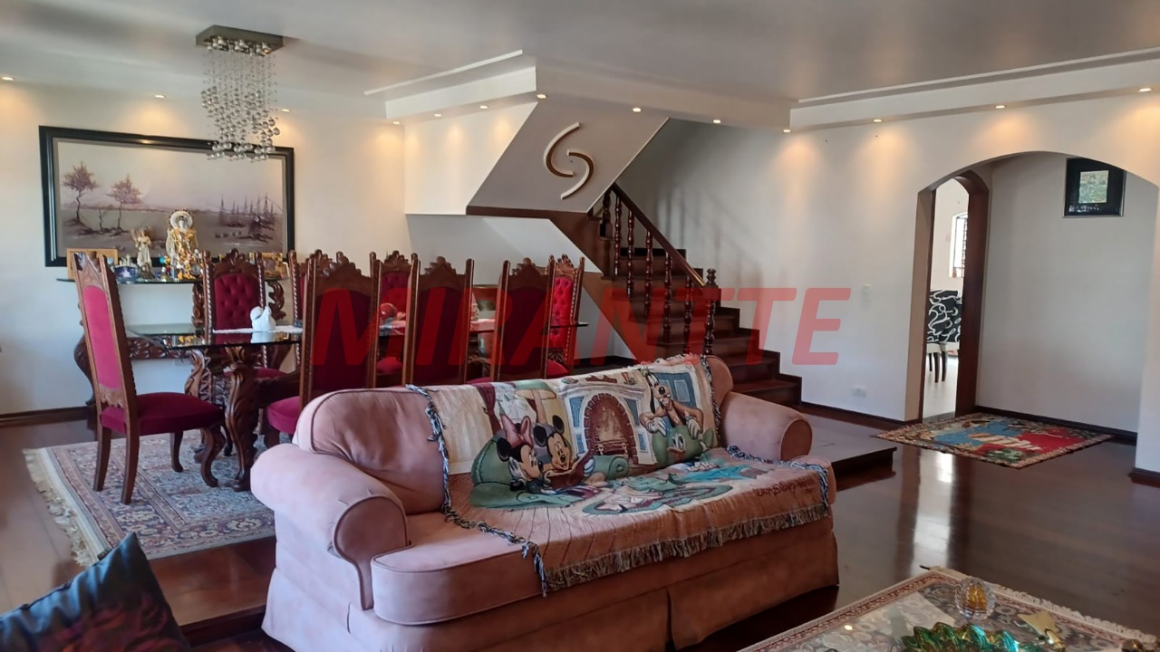 Sobrado de 250m² com 3 quartos em Tremembe