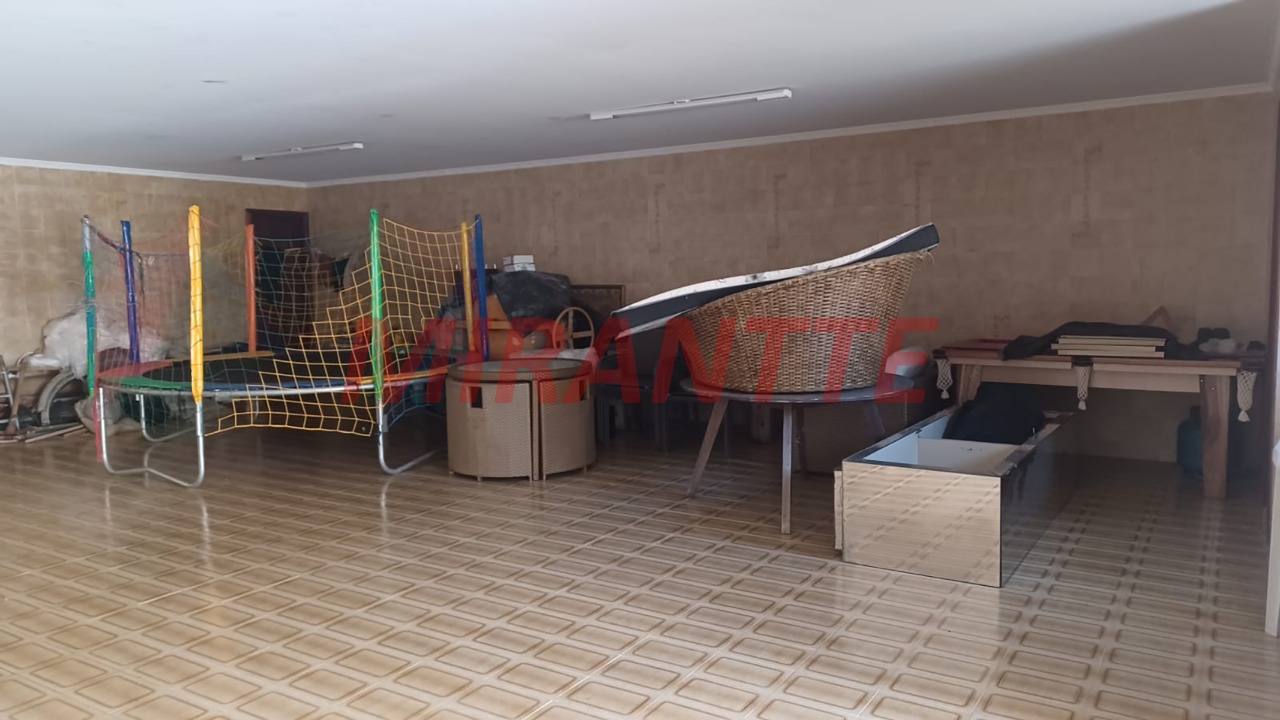 Sobrado de 250m² com 3 quartos em Tremembe