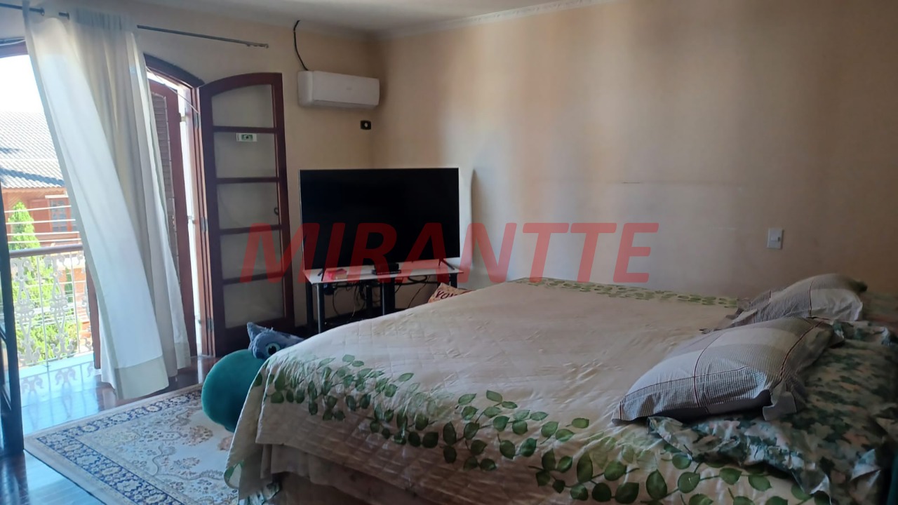 Sobrado de 250m² com 3 quartos em Tremembe