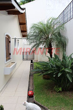 Sobrado de 298m² com 3 quartos em Tremembe