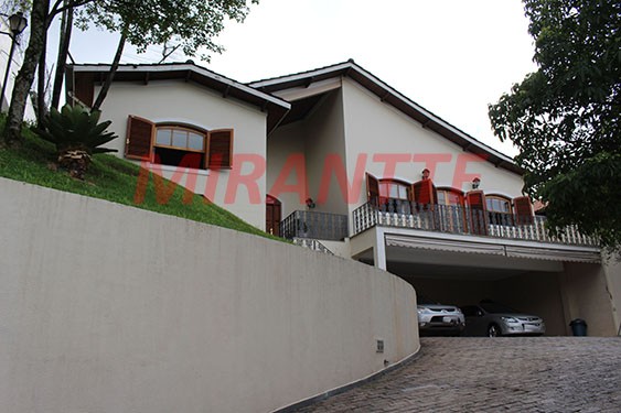 Sobrado de 298m² com 3 quartos em Tremembe