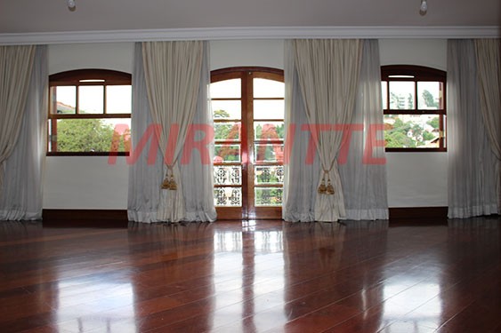 Sobrado de 298m² com 3 quartos em Tremembe