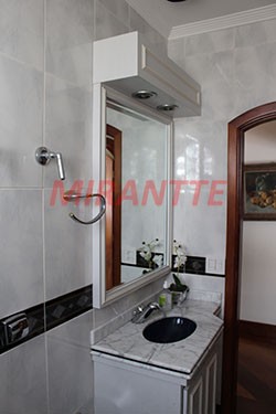 Sobrado de 298m² com 3 quartos em Tremembe