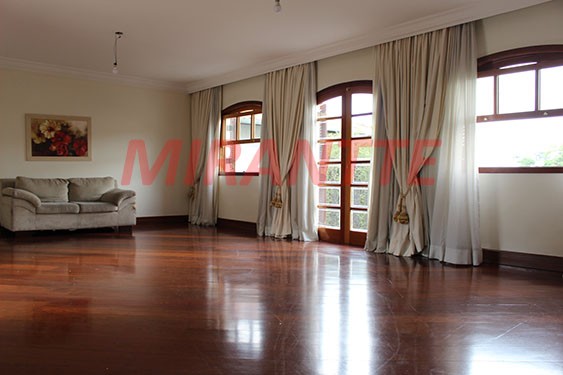 Sobrado de 298m² com 3 quartos em Tremembe