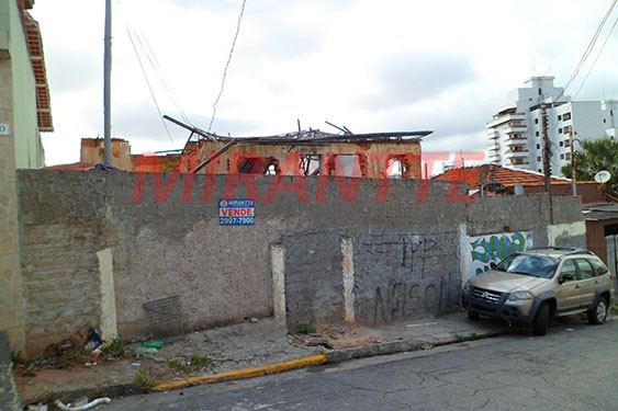 Terreno de 735m² em Vila Aurora