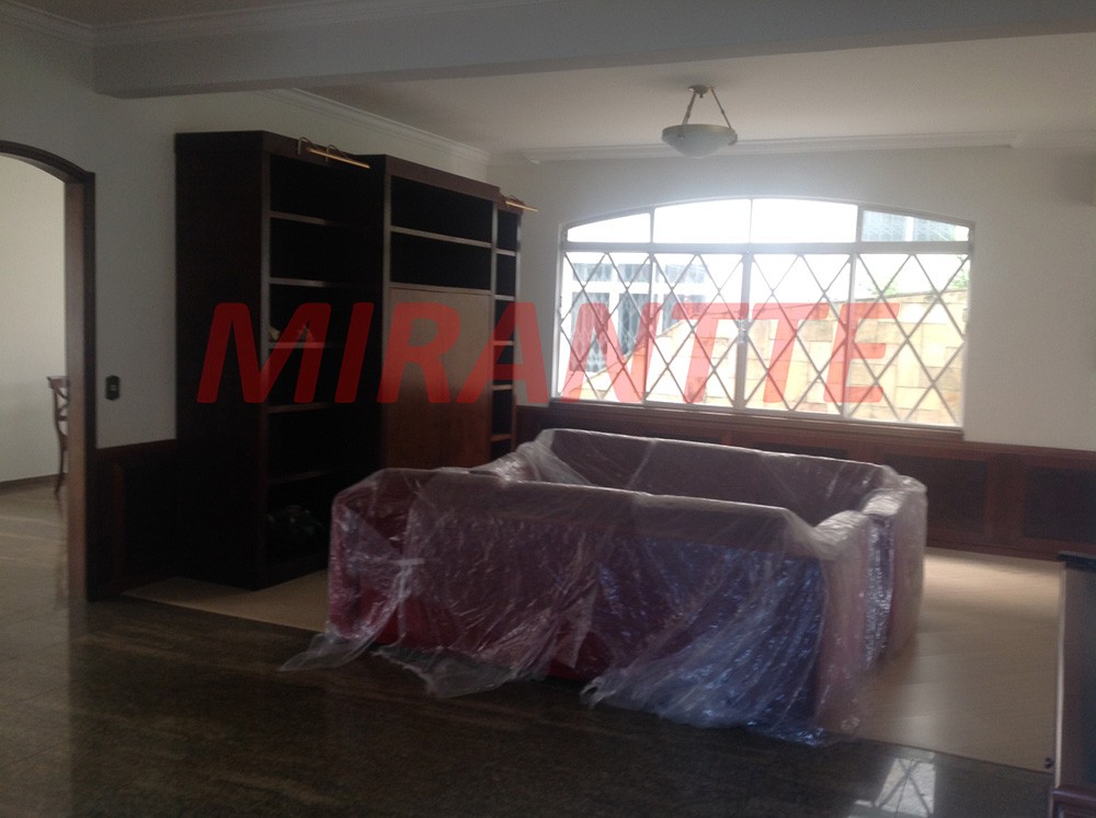 Sobrado de 475m² com 4 quartos em Jardim São Bento