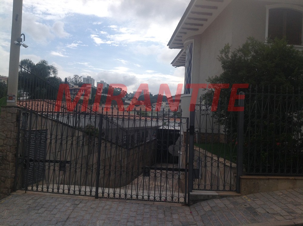 Sobrado de 475m² com 4 quartos em Jardim São Bento