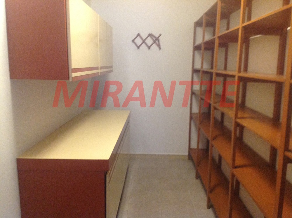 Sobrado de 475m² com 4 quartos em Jardim São Bento
