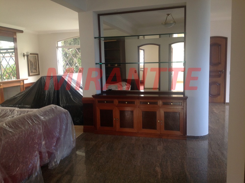 Sobrado de 475m² com 4 quartos em Jardim São Bento