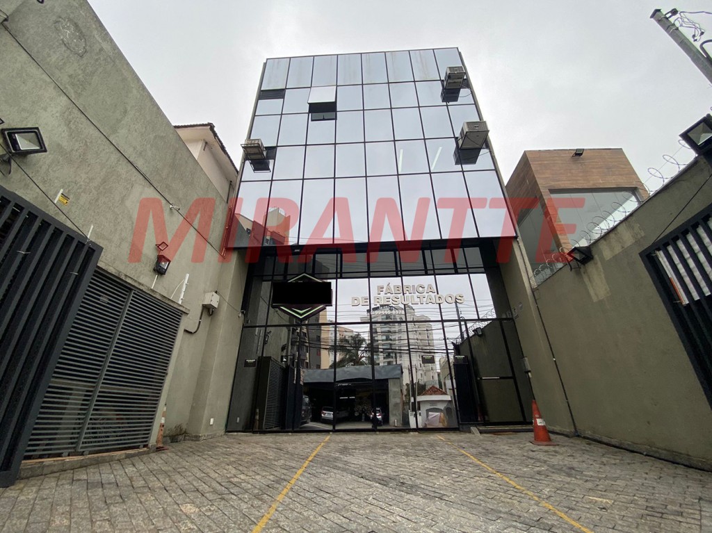 Comercial de 680m² em Água Fria