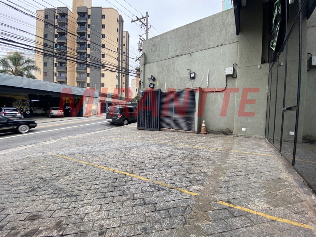Comercial de 680m² em Água Fria
