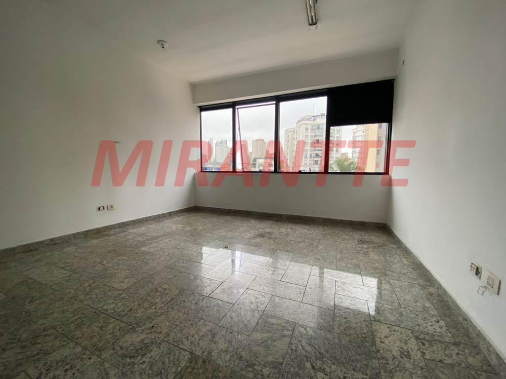 Comercial de 680m² em Água Fria