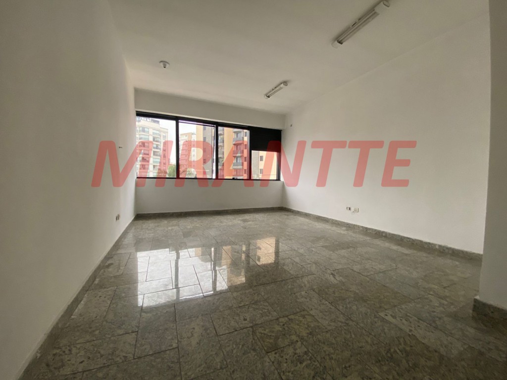 Comercial de 680m² em Água Fria