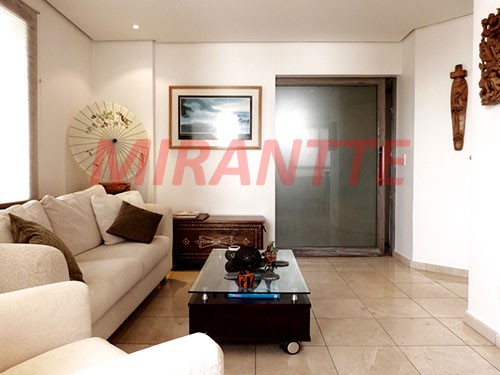 Apartamento de 105m² com 3 quartos em Água Fria