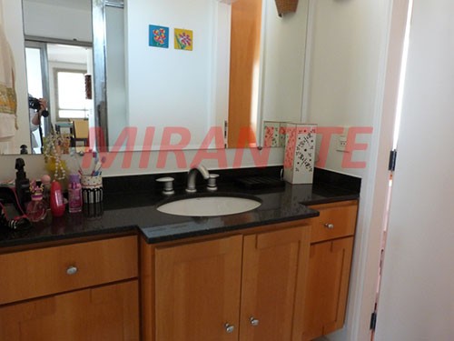 Apartamento de 105m² com 3 quartos em Água Fria