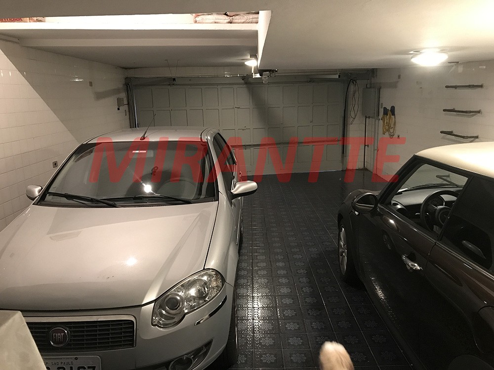 Sobrado de 443m² com 4 quartos em Santana