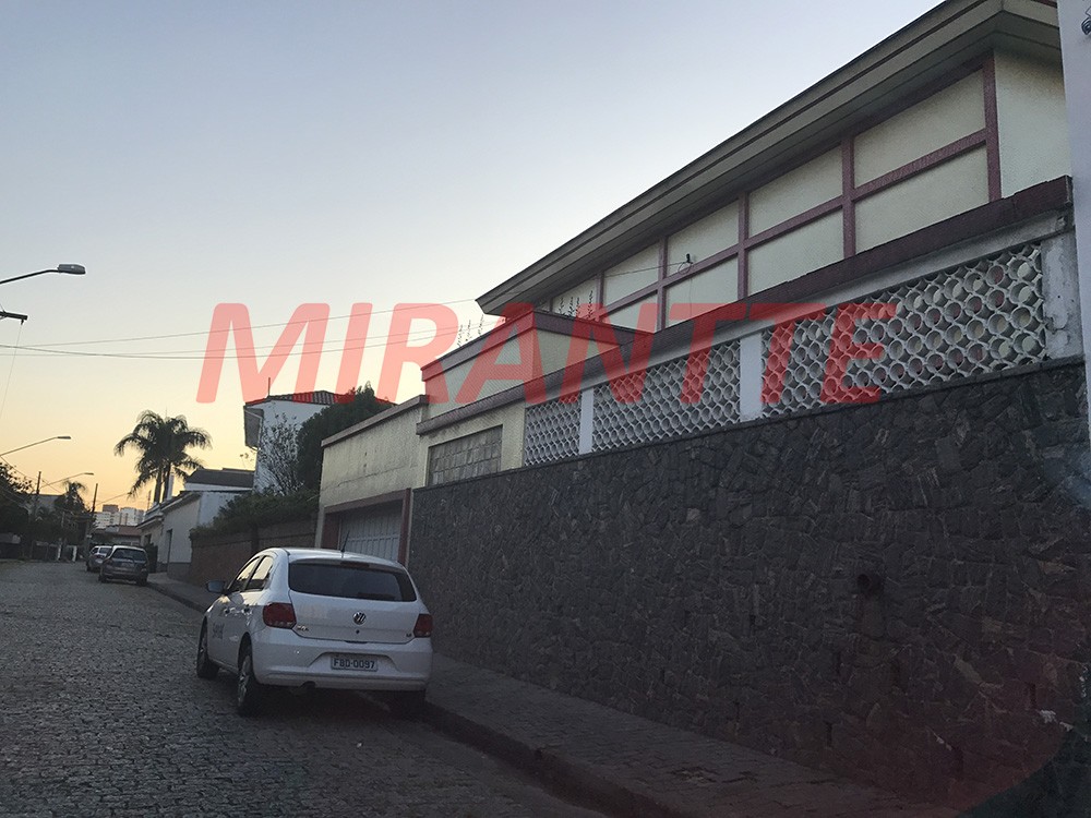 Sobrado de 443m² com 4 quartos em Santana
