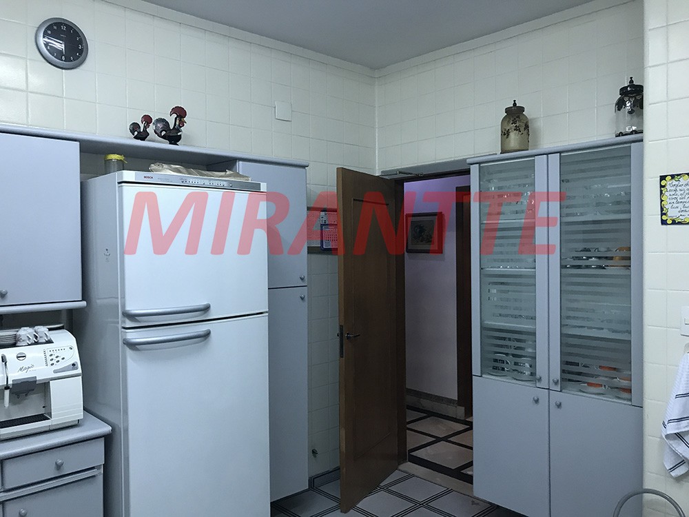 Sobrado de 443m² com 4 quartos em Santana