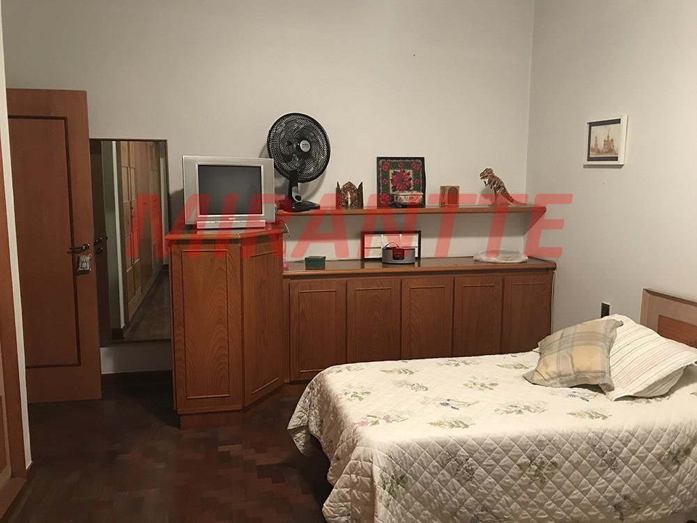 Sobrado de 443m² com 4 quartos em Santana