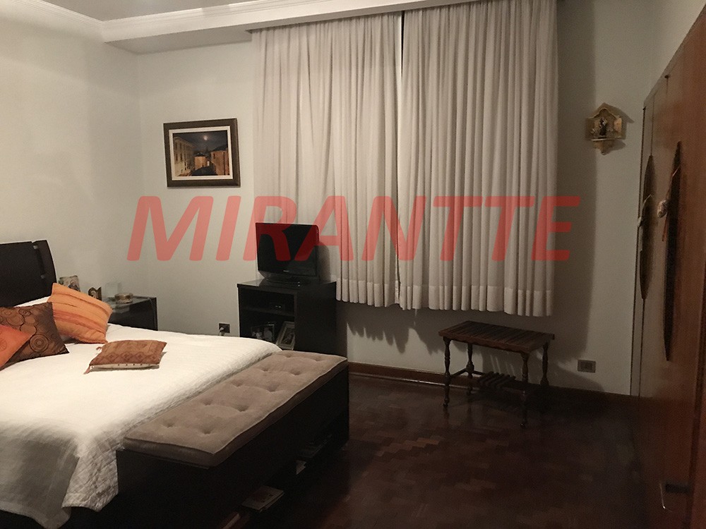 Sobrado de 443m² com 4 quartos em Santana