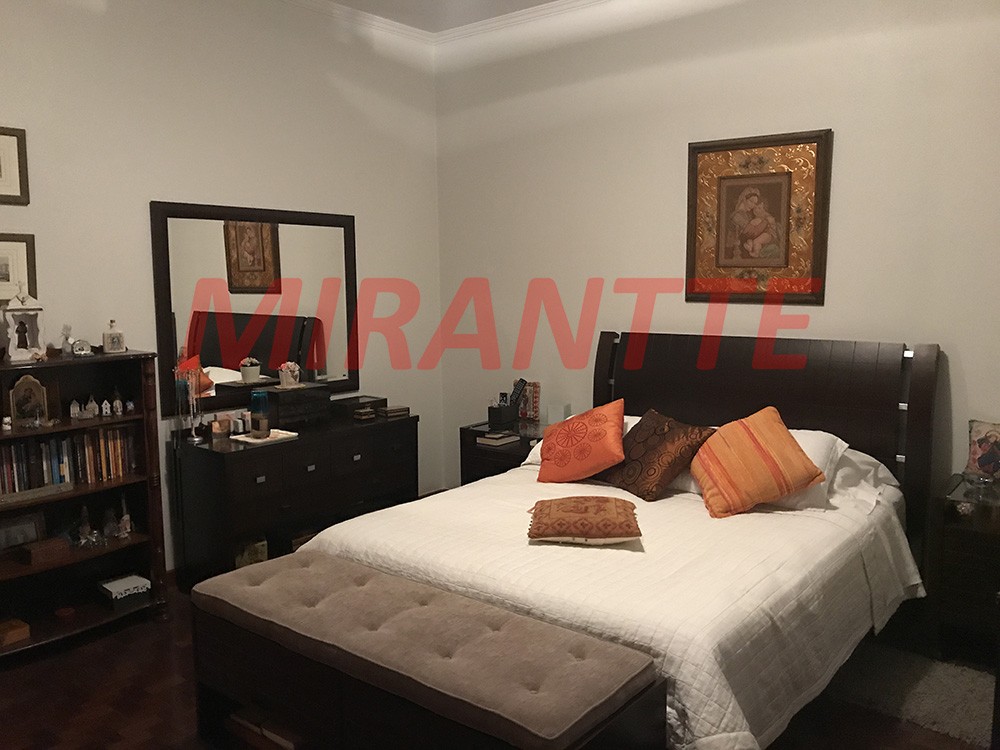 Sobrado de 443m² com 4 quartos em Santana