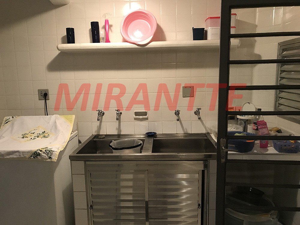 Sobrado de 443m² com 4 quartos em Santana