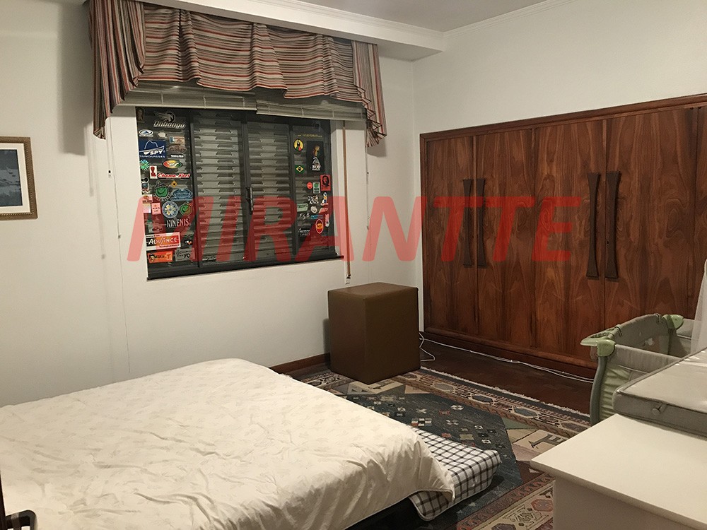 Sobrado de 443m² com 4 quartos em Santana