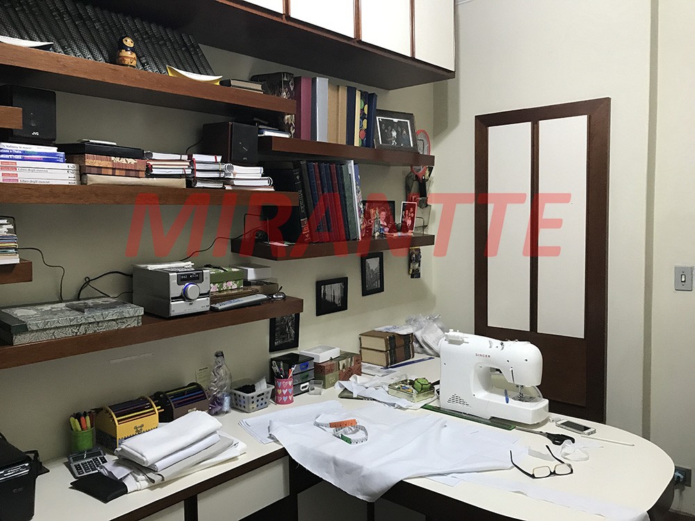 Sobrado de 443m² com 4 quartos em Santana
