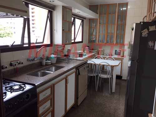 Apartamento de 158m² com 4 quartos em Água Fria
