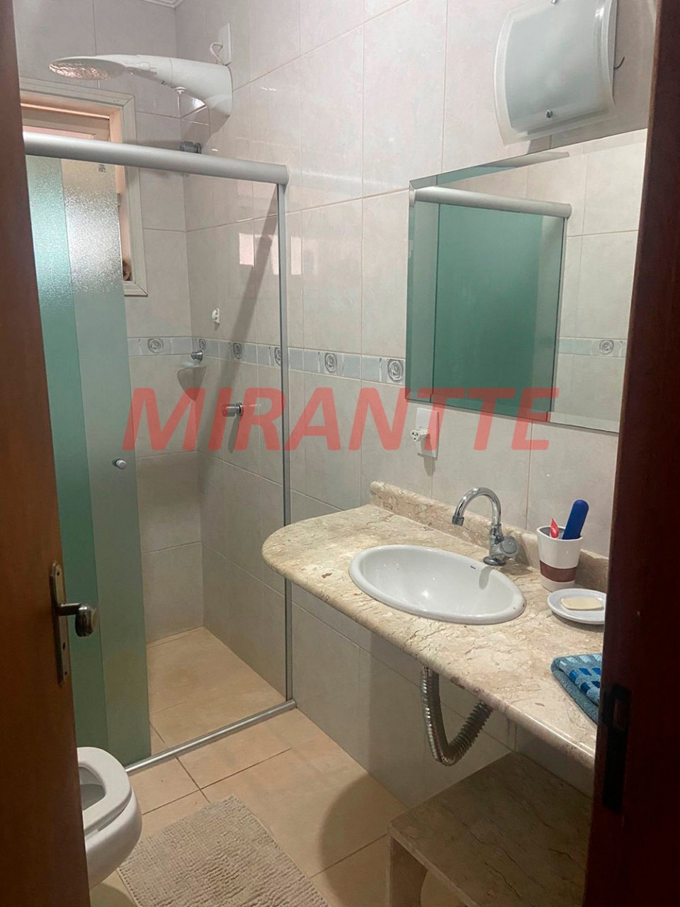 Cond. fechado de 700m² com 5 quartos em Parque da Fazenda