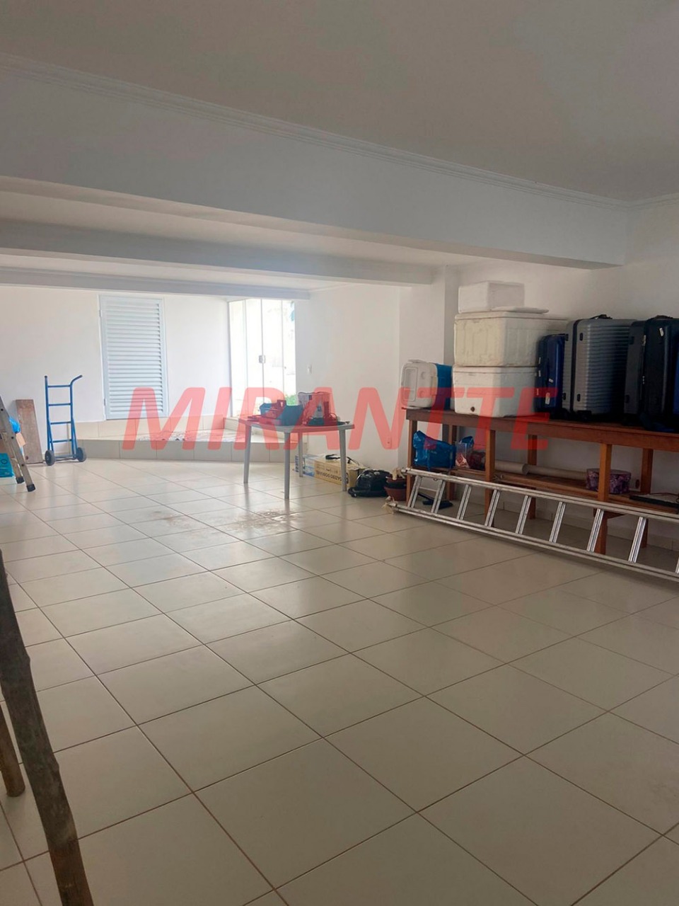 Cond. fechado de 700m² com 5 quartos em Parque da Fazenda
