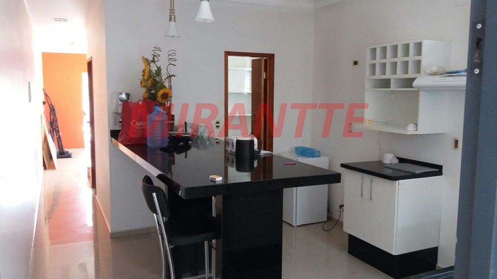 Sobrado de 240m² com 3 quartos em Penha De Franca