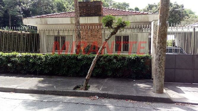 Terreno de 2500m² com 4 quartos em Horto Florestal