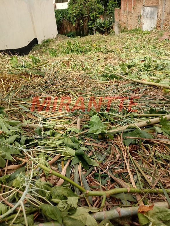 Terreno de 400m² em Água Fria