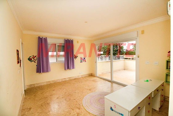 Sobrado de 900m² com 5 quartos em Fazenda Morumbi