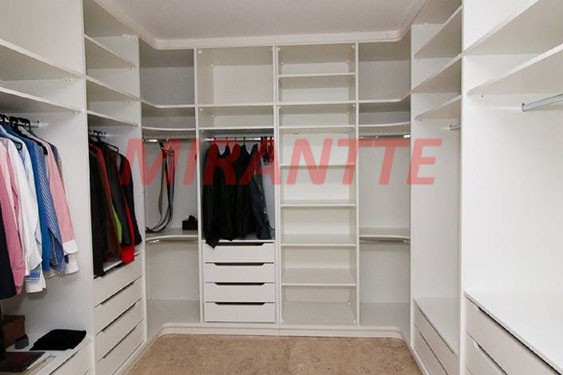 Sobrado de 900m² com 5 quartos em Fazenda Morumbi