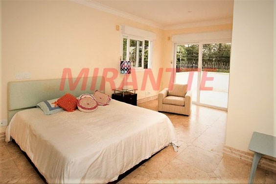 Sobrado de 900m² com 5 quartos em Fazenda Morumbi