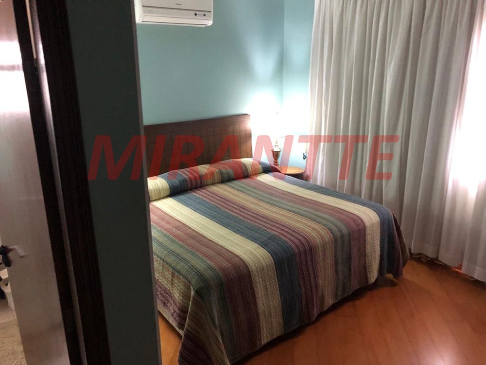 Sobrado de 209m² com 4 quartos em Jardim São Paulo