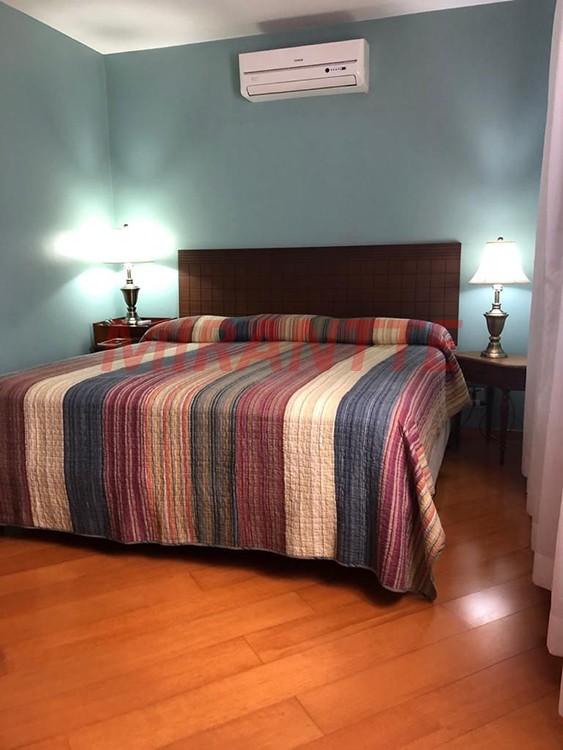 Sobrado de 209m² com 4 quartos em Jardim São Paulo