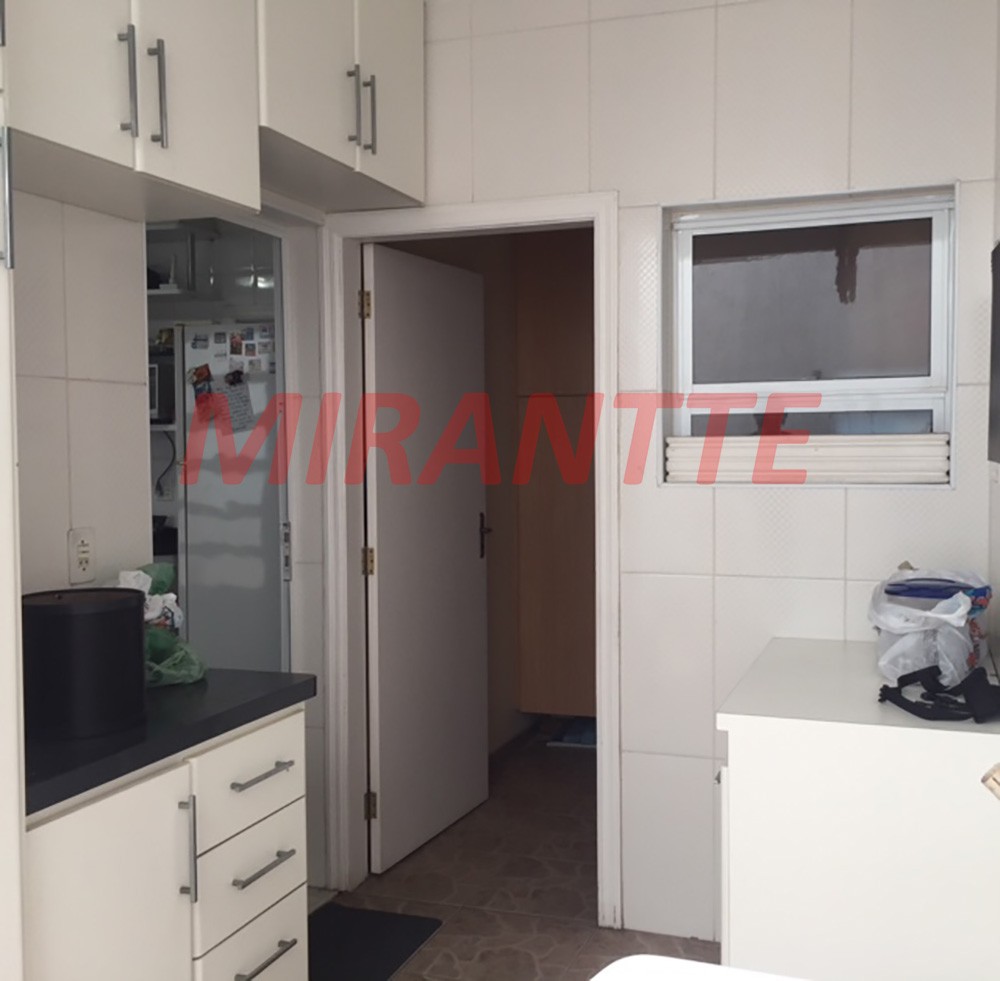 Sobrado de 210m² com 3 quartos em Santa Teresinha