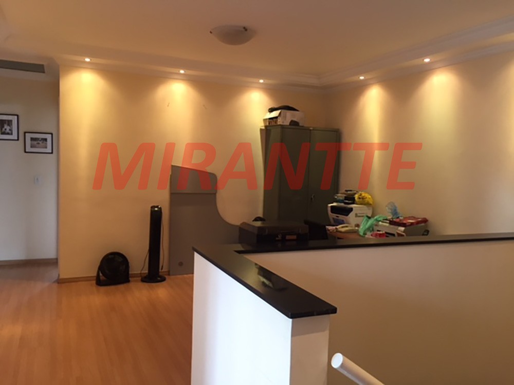Sobrado de 210m² com 3 quartos em Santa Teresinha