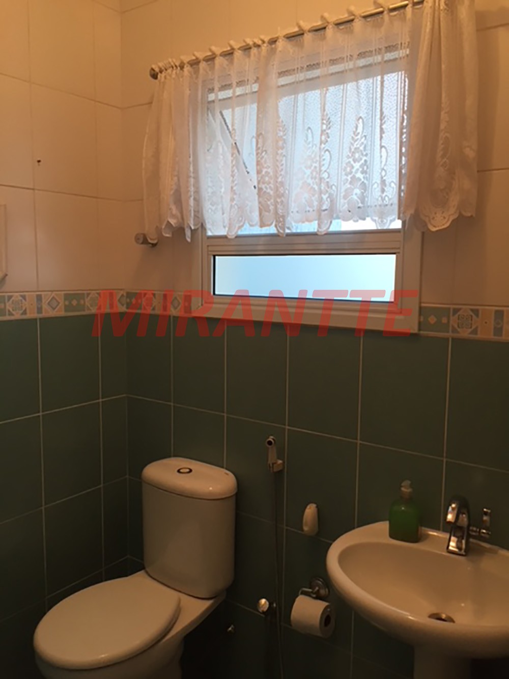 Sobrado de 210m² com 3 quartos em Santa Teresinha