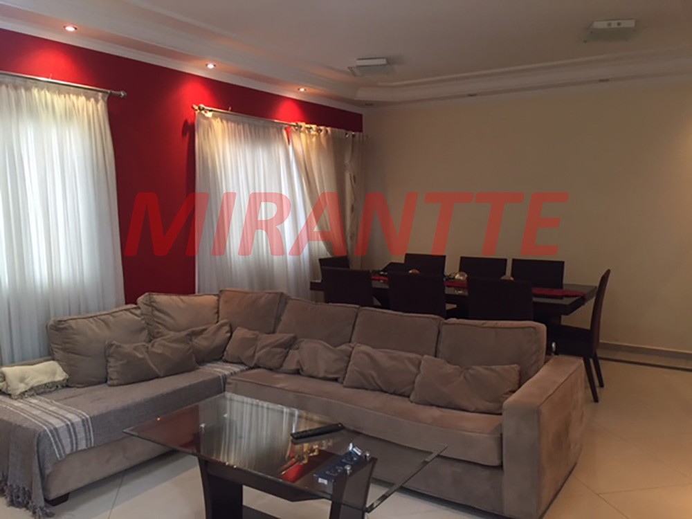 Sobrado de 210m² com 3 quartos em Santa Teresinha