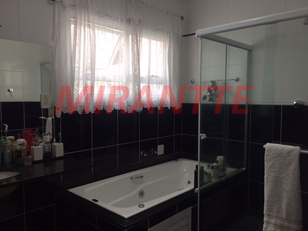 Sobrado de 210m² com 3 quartos em Santa Teresinha