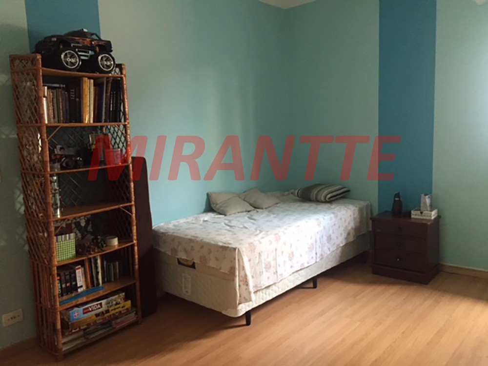 Sobrado de 210m² com 3 quartos em Santa Teresinha