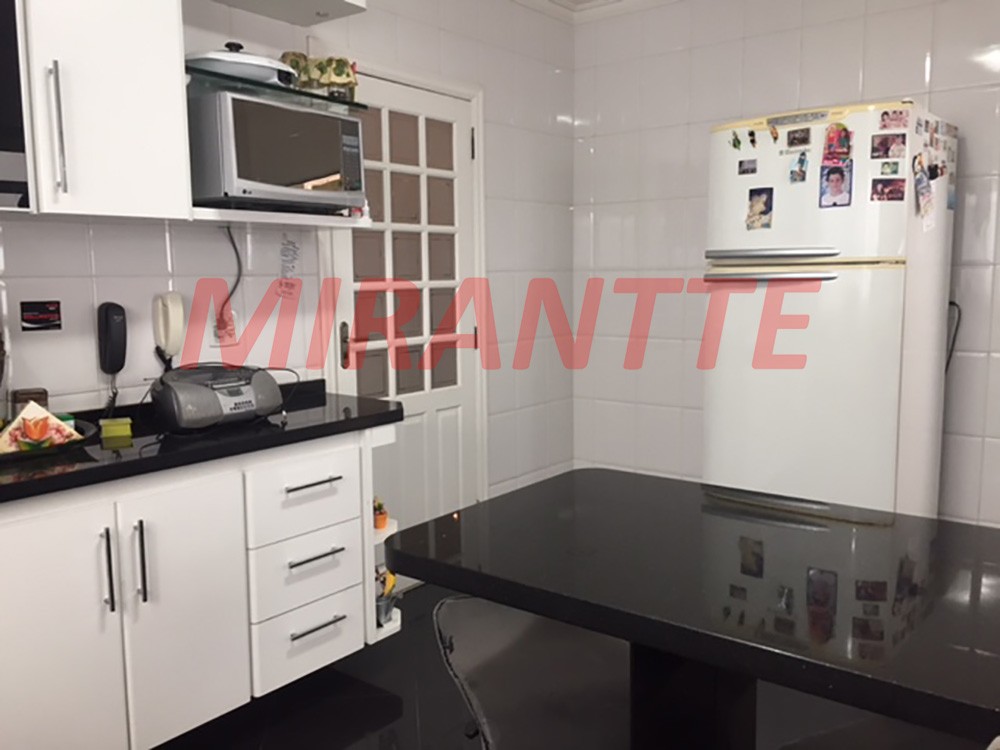 Sobrado de 210m² com 3 quartos em Santa Teresinha