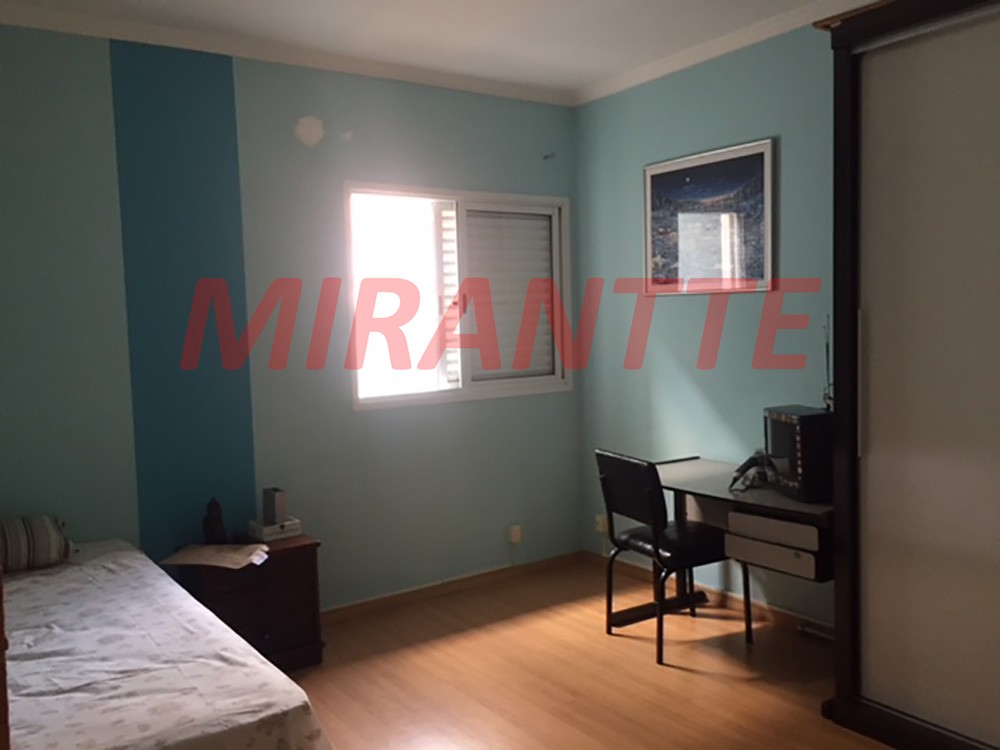 Sobrado de 210m² com 3 quartos em Santa Teresinha