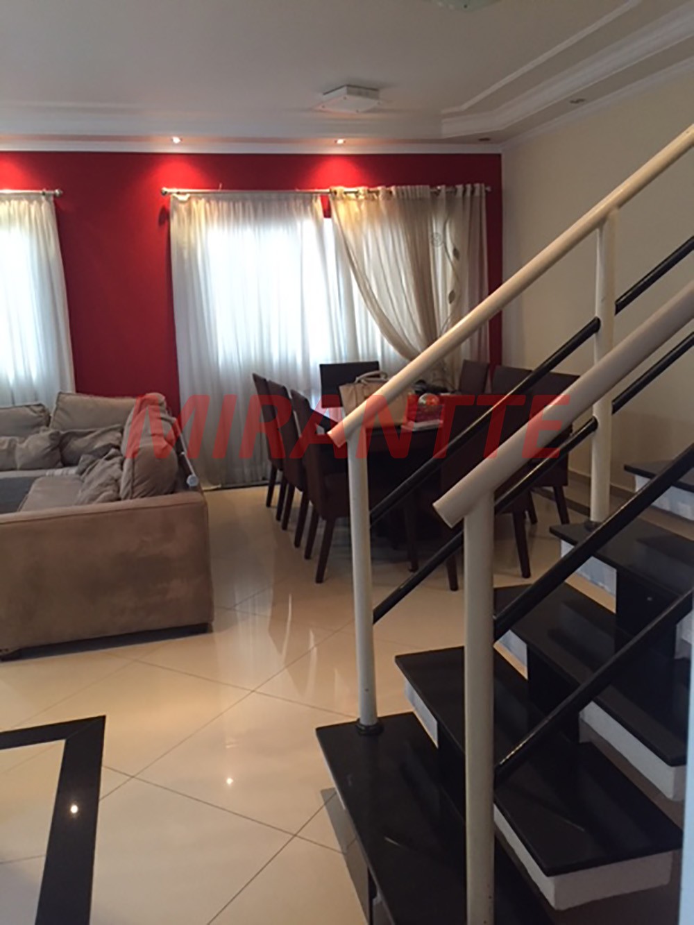 Sobrado de 210m² com 3 quartos em Santa Teresinha