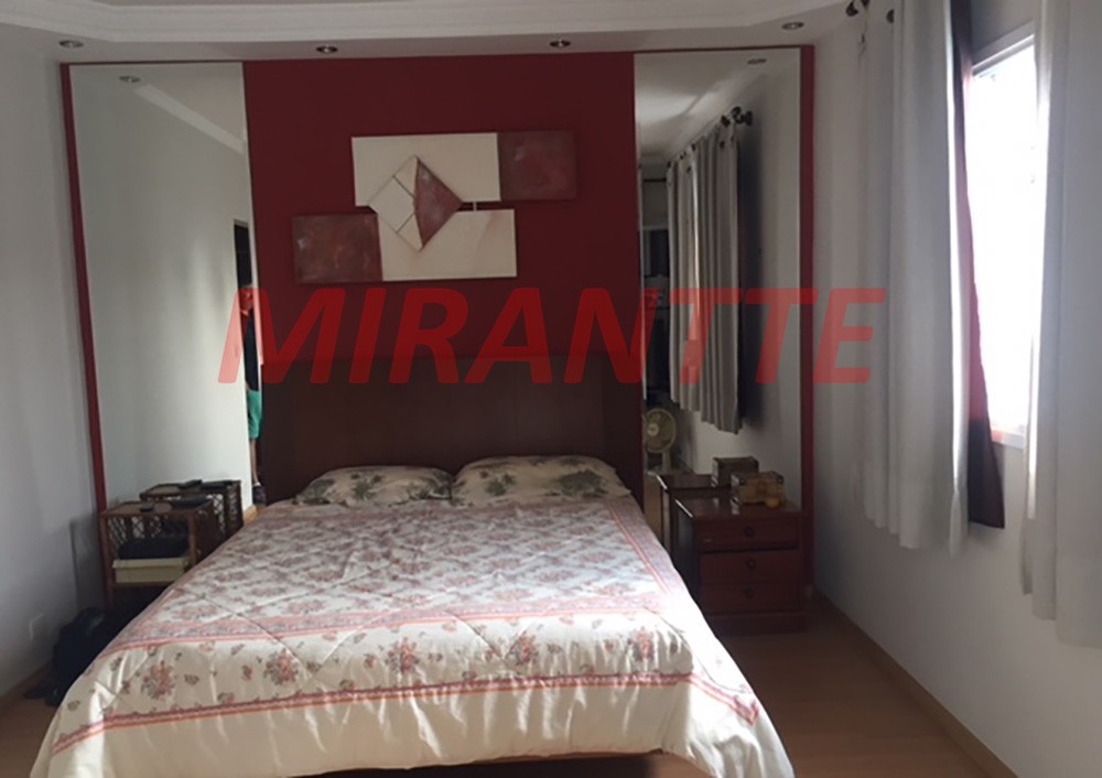Sobrado de 210m² com 3 quartos em Santa Teresinha